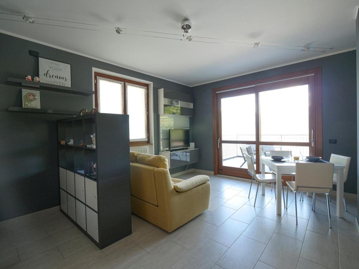 Full Of Colour Apartment Bellano Bagian luar foto