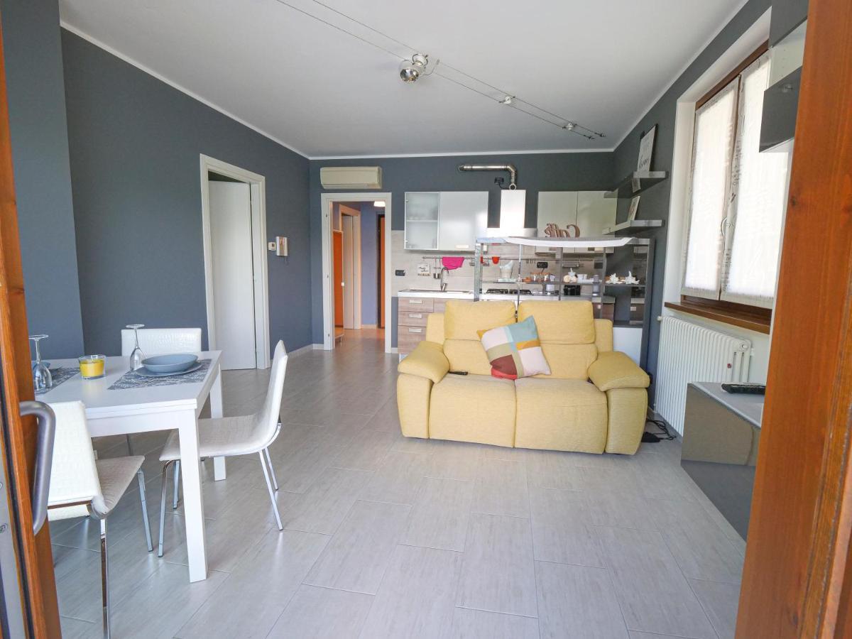 Full Of Colour Apartment Bellano Bagian luar foto